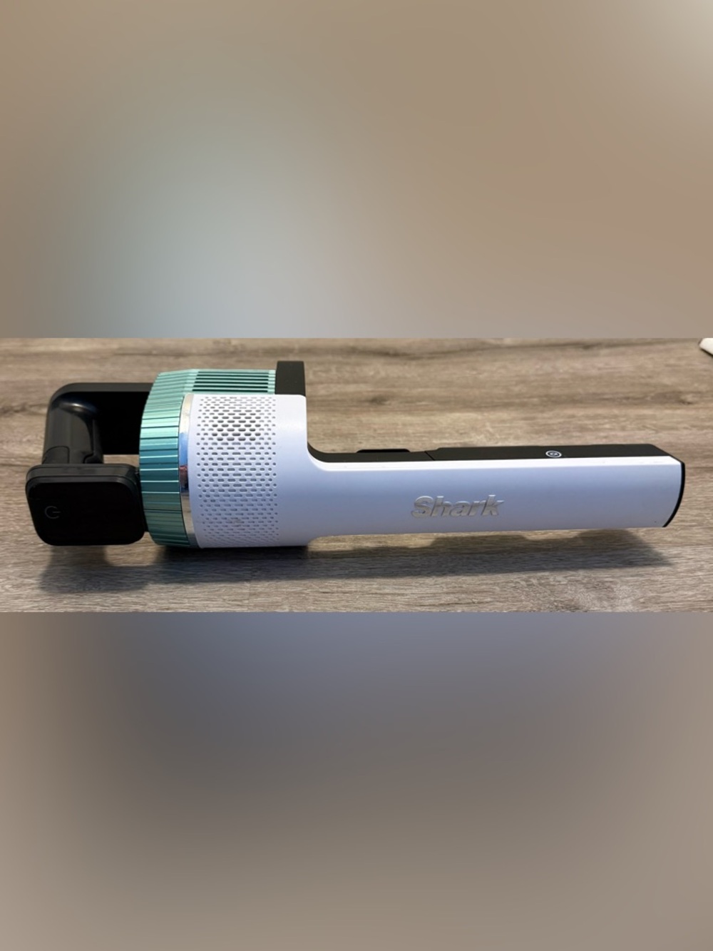 Shark Pro Cordless Vacuum Clean Sense IQ  IZ540H White/Green Motor Only. Tested.